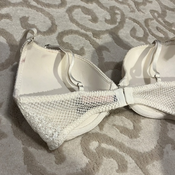 Victoria’s Secret bra 32D - Picture 4 of 4